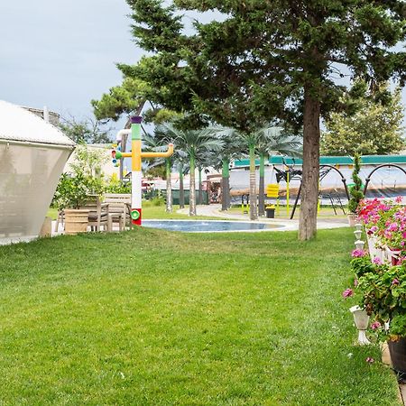 סאני ביץ' Flamingo Beach Hotel מראה חיצוני תמונה