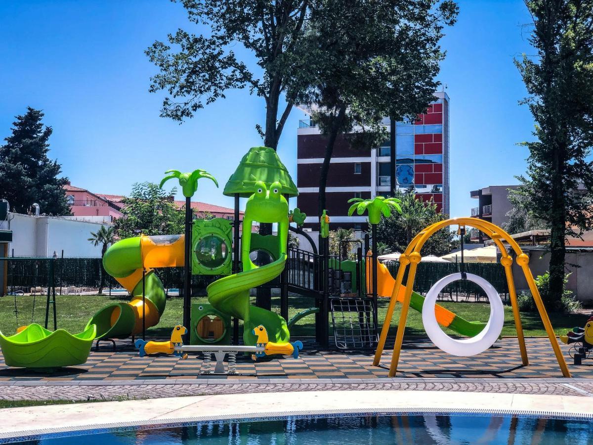 סאני ביץ' Flamingo Beach Hotel מראה חיצוני תמונה