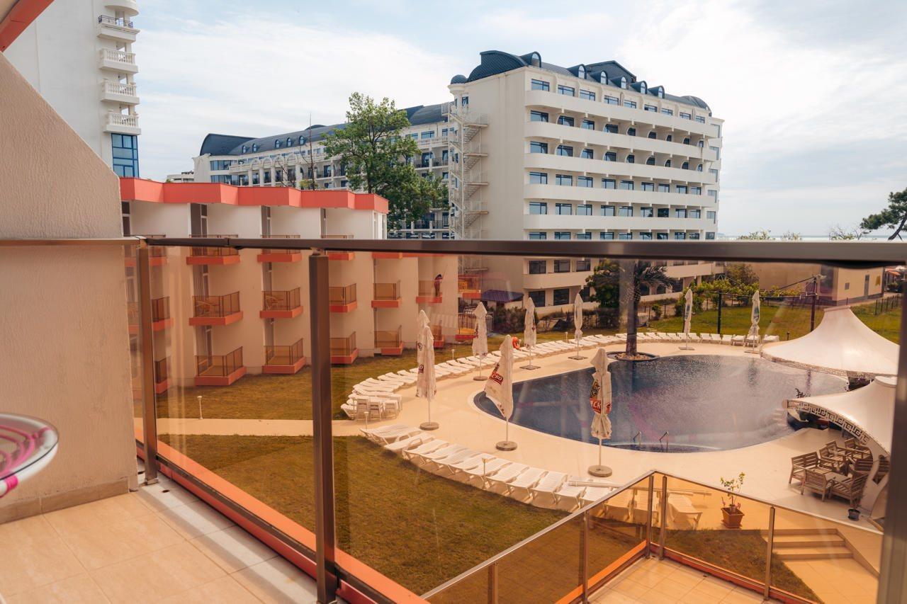 סאני ביץ' Flamingo Beach Hotel מראה חיצוני תמונה