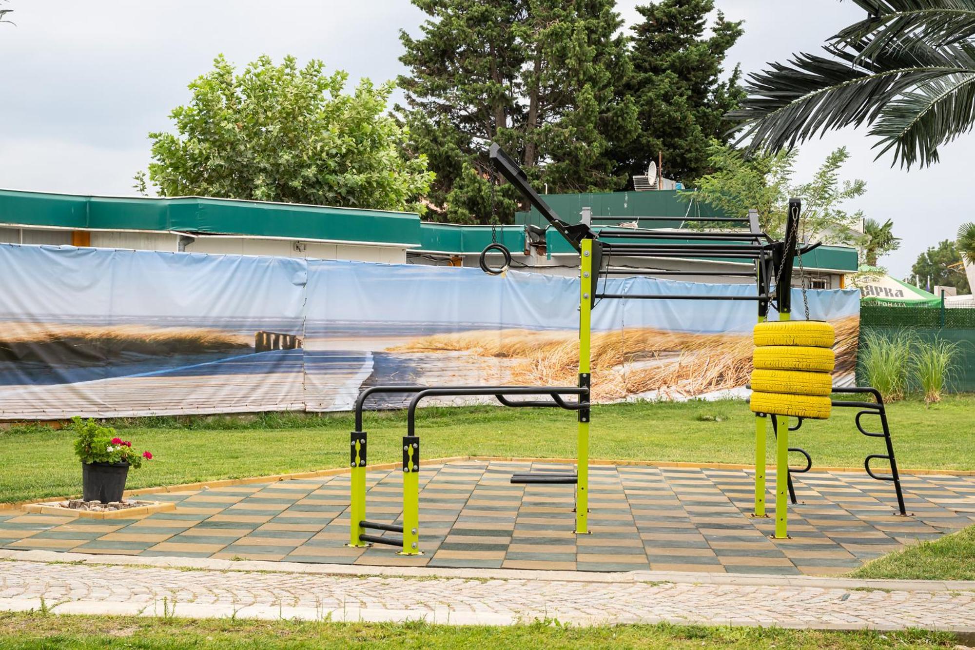 סאני ביץ' Flamingo Beach Hotel מראה חיצוני תמונה