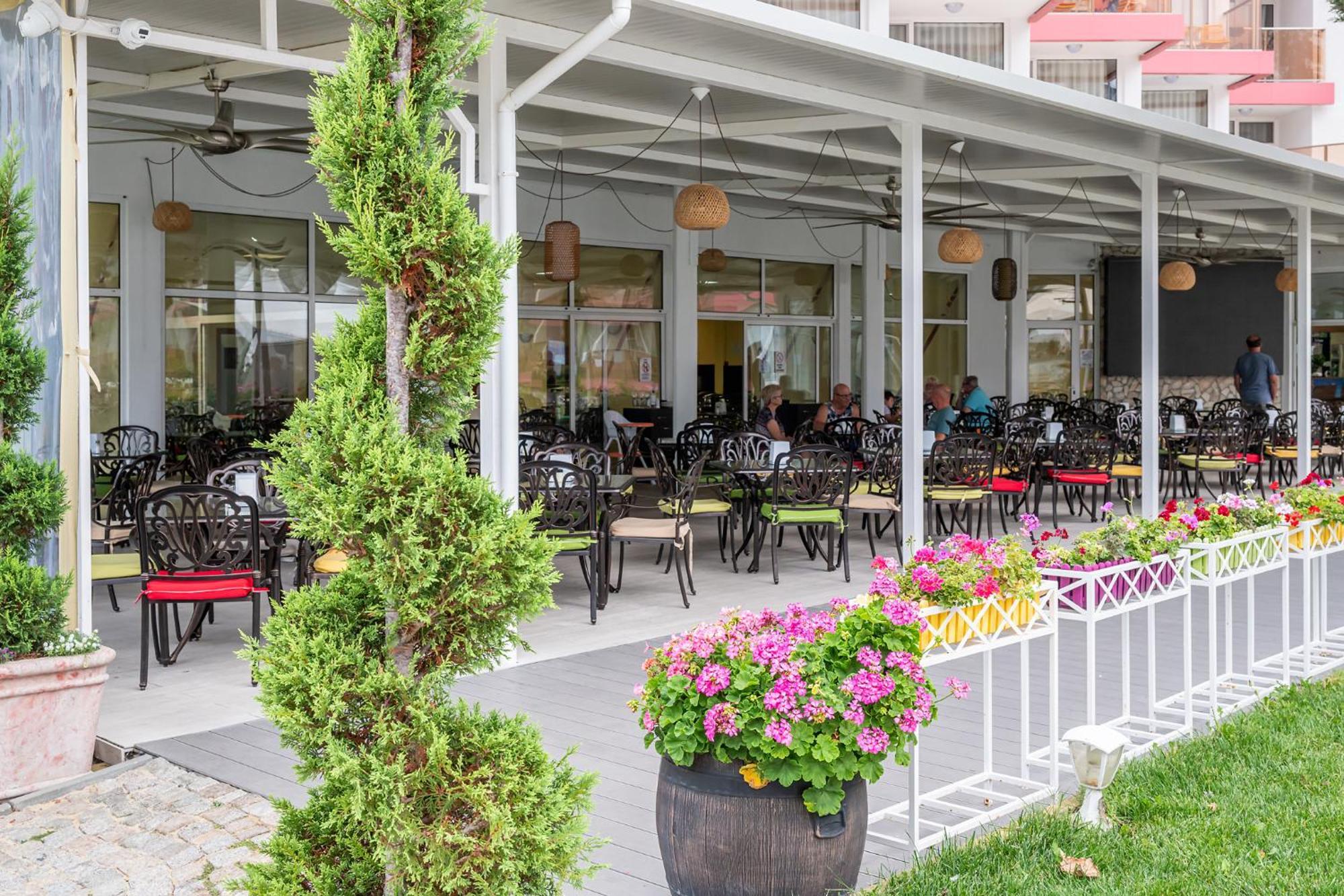 סאני ביץ' Flamingo Beach Hotel מראה חיצוני תמונה